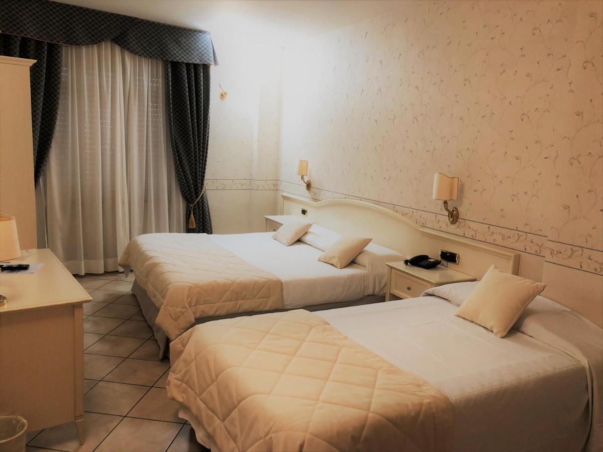 Hotel La Noce Chivasso Exterior photo